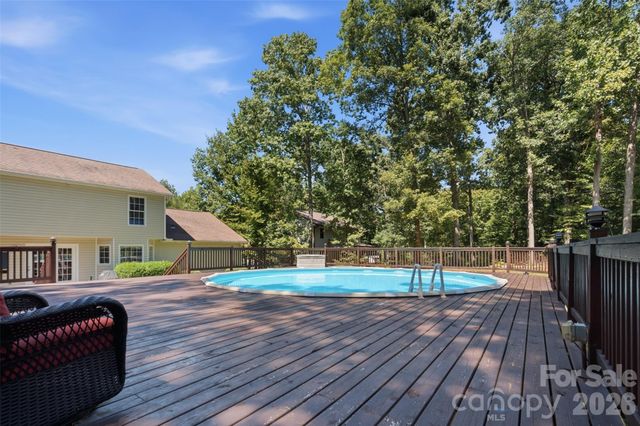 168 Forest Creek Drive, Statesville, NC 28625