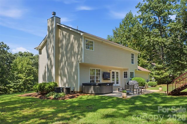 168 Forest Creek Drive, Statesville, NC 28625
