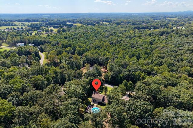 168 Forest Creek Drive, Statesville, NC 28625