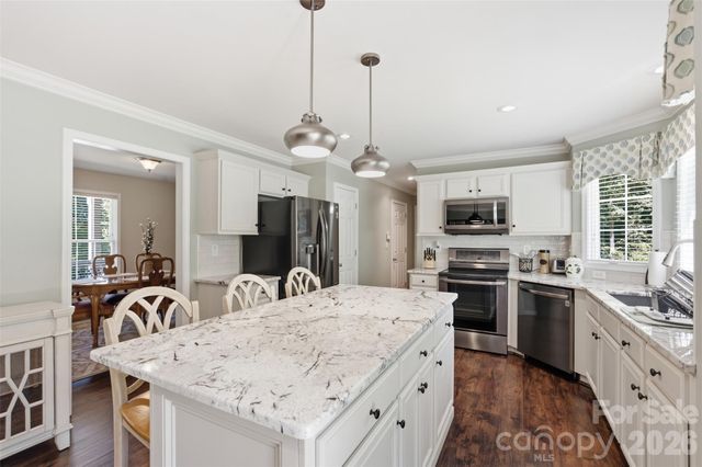 168 Forest Creek Drive, Statesville, NC 28625