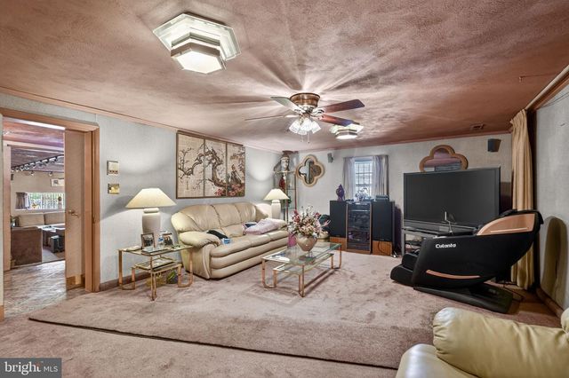1912 COBDEN RD, Glenside, PA 19038