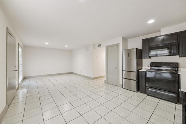 4300 Rosslyn Road 5, Houston, TX 77018