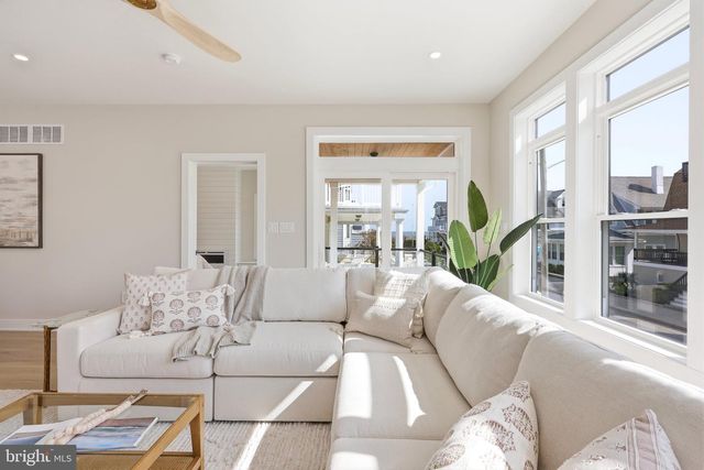105 S STRATFORD AVE, Ventnor City, NJ 08406