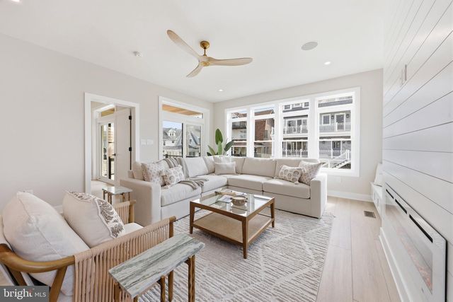 105 S STRATFORD AVE, Ventnor City, NJ 08406