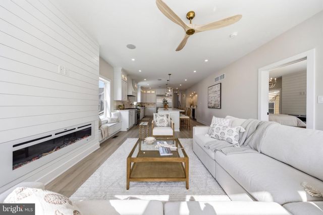 105 S STRATFORD AVE, Ventnor City, NJ 08406