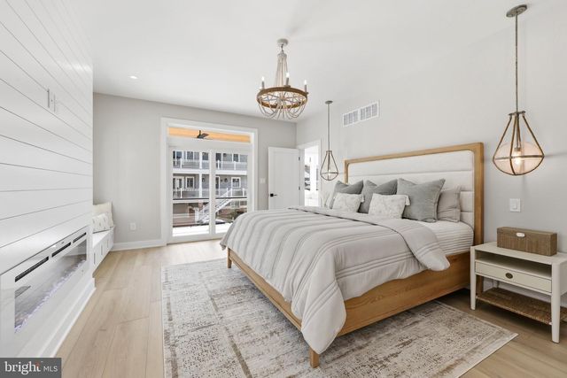 105 S STRATFORD AVE, Ventnor City, NJ 08406