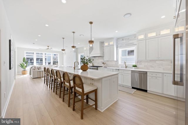 105 S STRATFORD AVE, Ventnor City, NJ 08406