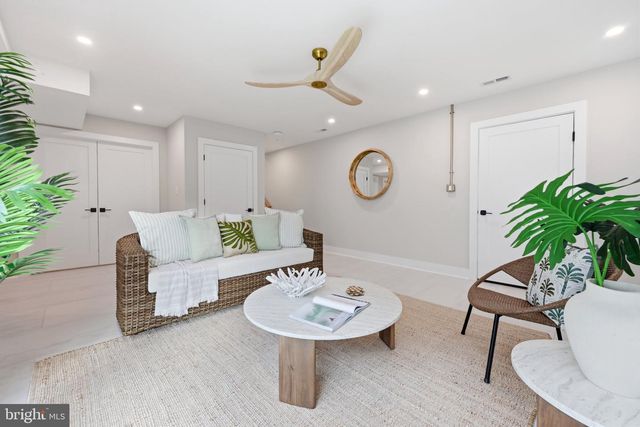 105 S STRATFORD AVE, Ventnor City, NJ 08406