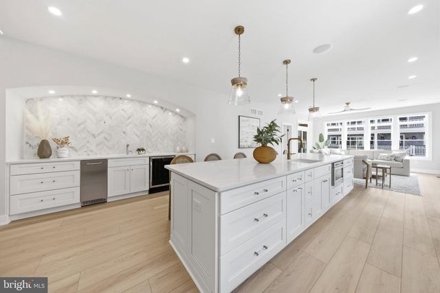 105 S STRATFORD AVE, Ventnor City, NJ 08406