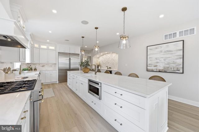 105 S STRATFORD AVE, Ventnor City, NJ 08406