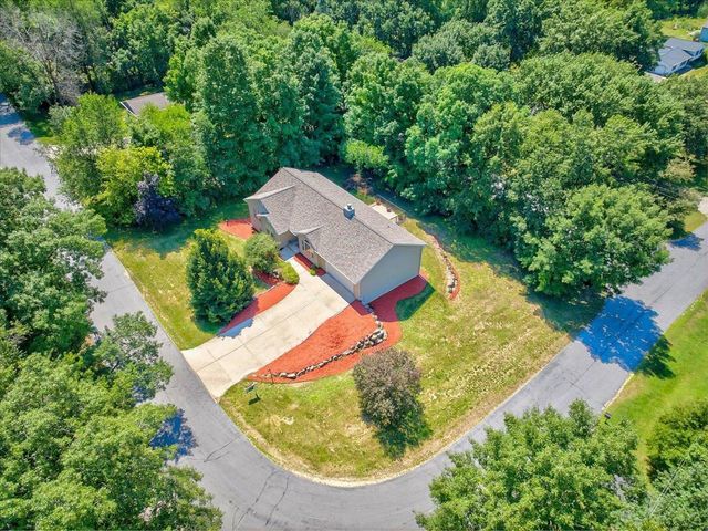 4729 Gaston Circle, Cottage Grove, WI 53527