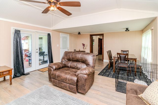 86 Danville Pike, Hustonville, KY 40437