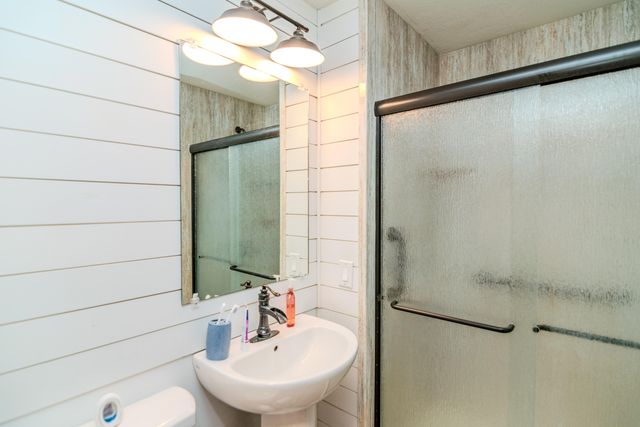 86 Danville Pike, Hustonville, KY 40437