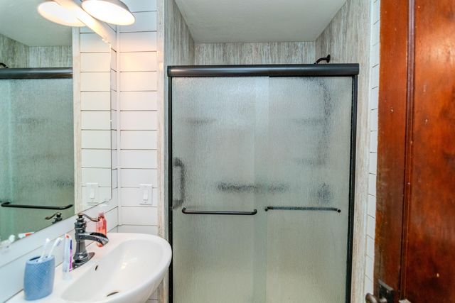 86 Danville Pike, Hustonville, KY 40437