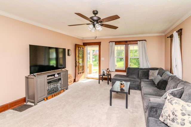 86 Danville Pike, Hustonville, KY 40437