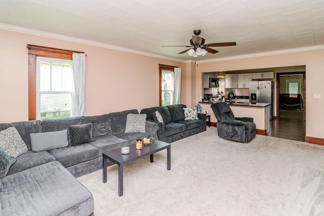 86 Danville Pike, Hustonville, KY 40437