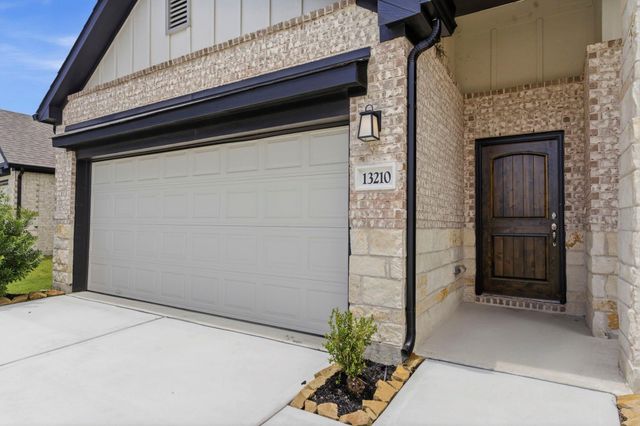 13210 Hayden Peak Drive, Iowa Colony, TX 77583