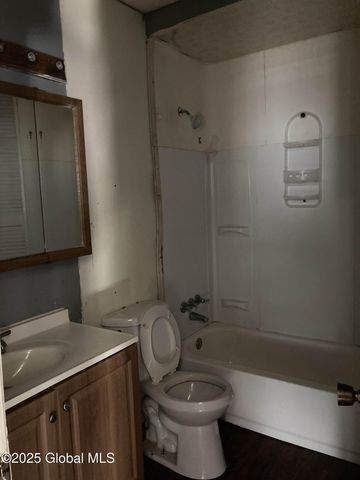 161 6th Avenue, Troy, NY 12180