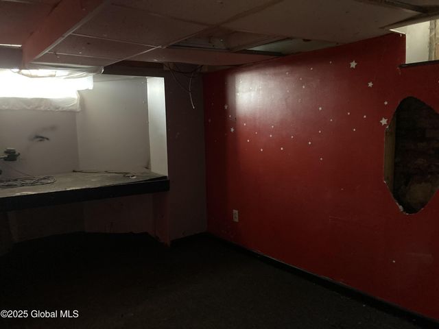 161 6th Avenue, Troy, NY 12180