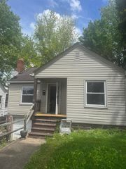 372 S Walnut Street, Huntington, WV 25705