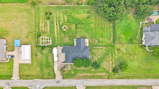 3909 Timbercrest Drive E, Burleson, TX 76028