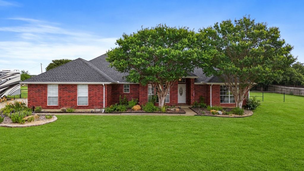 3909 Timbercrest Drive E, Burleson, TX 76028