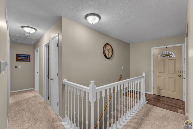 4012 SW 35th TER, Topeka, KS 66614