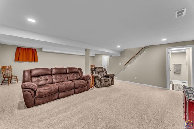 4012 SW 35th TER, Topeka, KS 66614