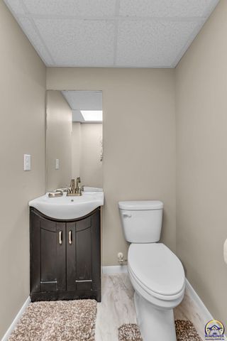 4012 SW 35th TER, Topeka, KS 66614