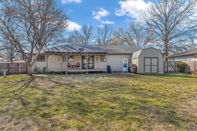 4012 SW 35th TER, Topeka, KS 66614