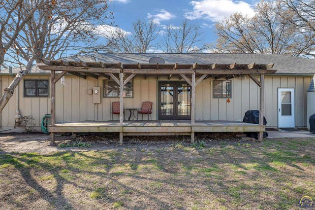 4012 SW 35th TER, Topeka, KS 66614