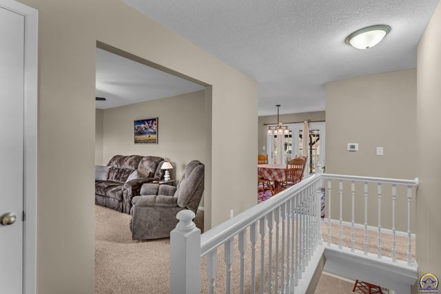 4012 SW 35th TER, Topeka, KS 66614