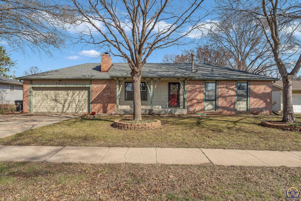 4012 SW 35th TER, Topeka, KS 66614