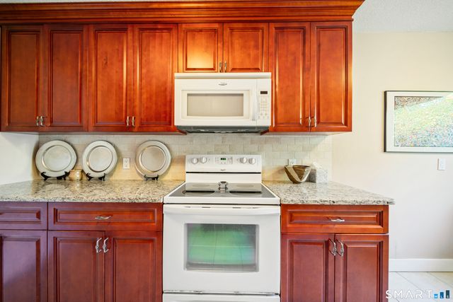 397 Krueger Circle A, Southbury, CT 06488