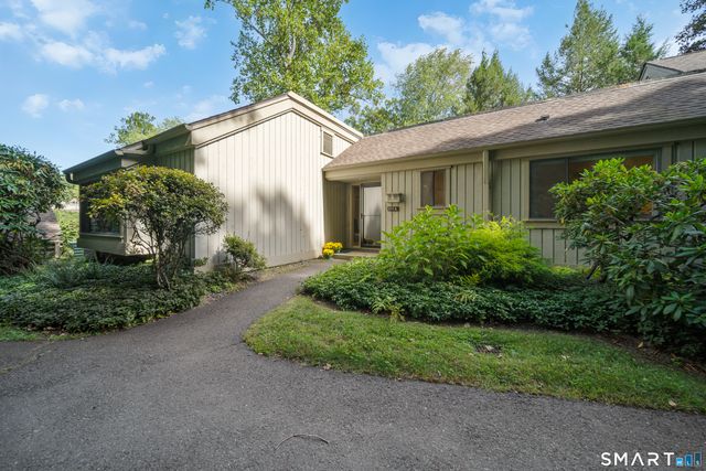 397 Krueger Circle A, Southbury, CT 06488