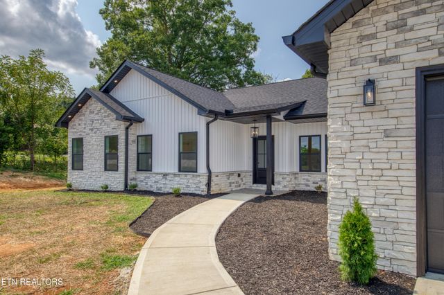 3259 Sandpiper Court, Kodak, TN 37764