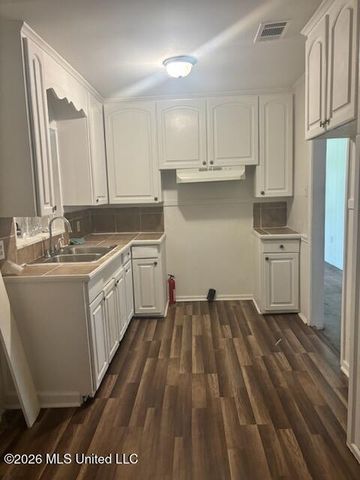 2001 Paden Street, Jackson, MS 39204