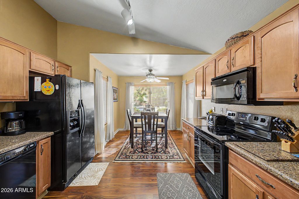 Image 17 of property listing at 115 S BIRDIE Way, Casa Grande, AZ 85194