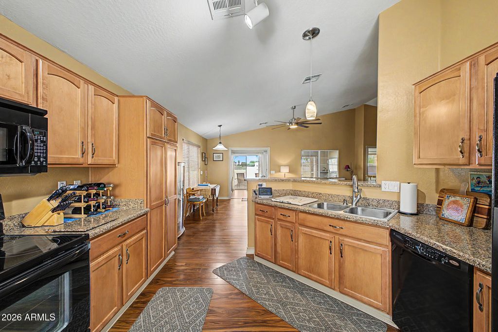 Image 19 of property listing at 115 S BIRDIE Way, Casa Grande, AZ 85194
