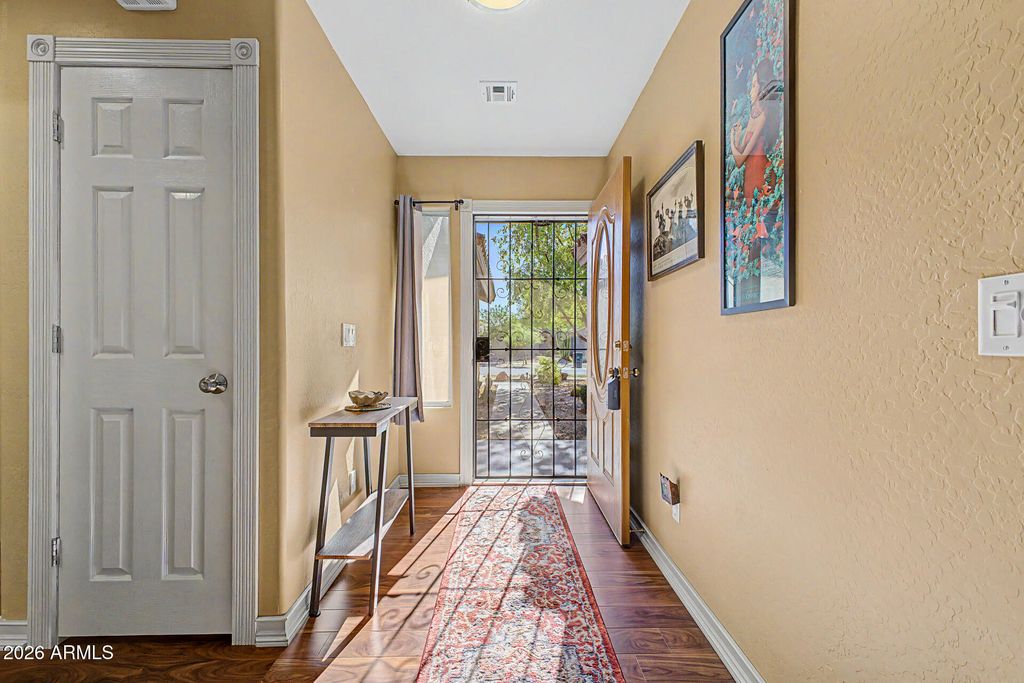 Image 7 of property listing at 115 S BIRDIE Way, Casa Grande, AZ 85194