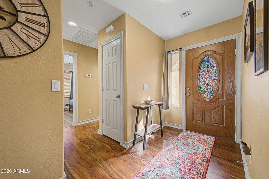 Image 8 of property listing at 115 S BIRDIE Way, Casa Grande, AZ 85194