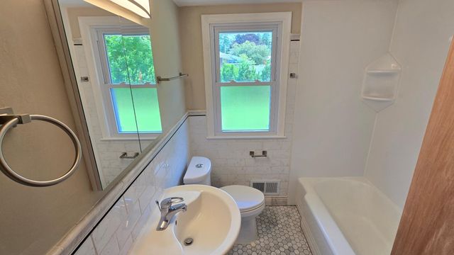 3001 29th Avenue NE, Saint Anthony, MN 55418