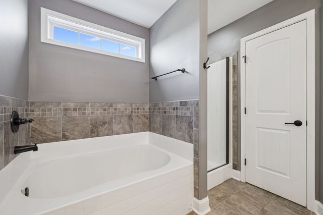 3742 Crisscross Ct, Clarksville, TN 37040