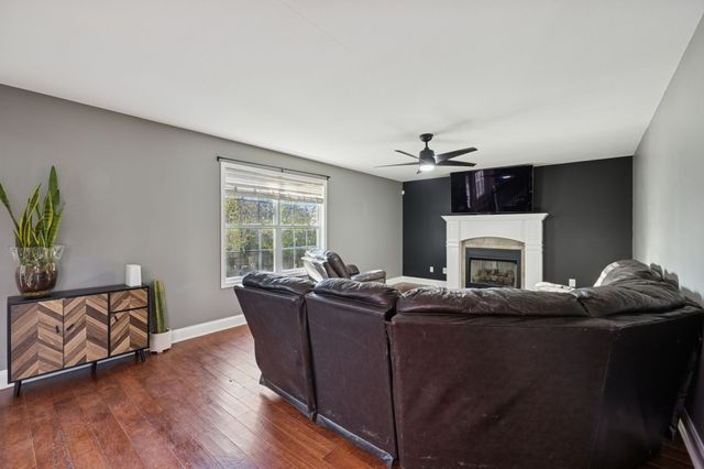 3742 Crisscross Ct, Clarksville, TN 37040