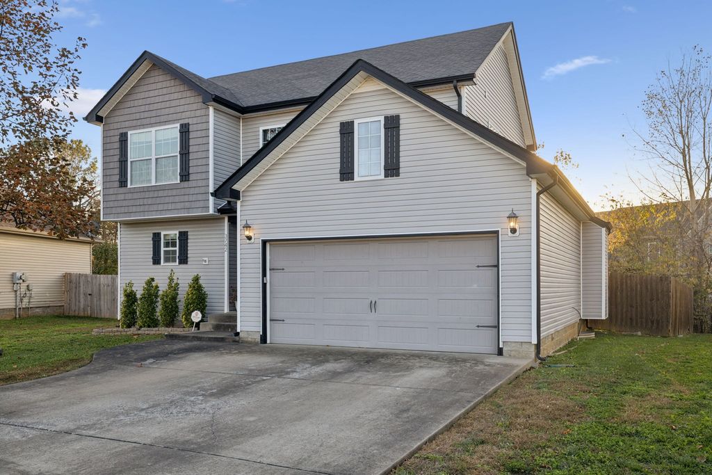 3742 Crisscross Ct, Clarksville, TN 37040