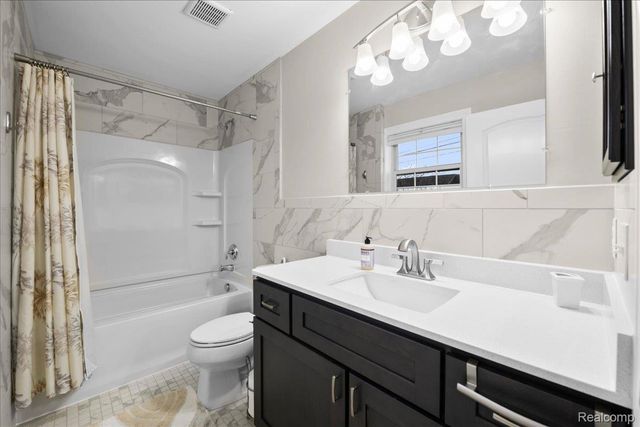 411 E Ferry Street 15, Detroit, MI 48202