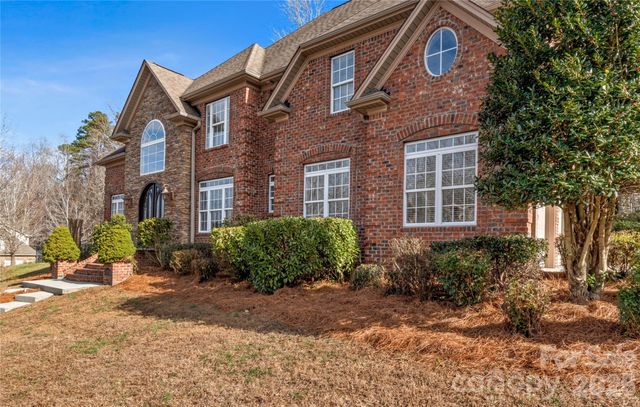 1391 Somerset Cove Drive, Winston Salem, NC 27103