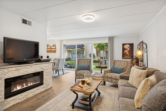 10364 Parkside Avenue C1, Oak Lawn, IL 60453