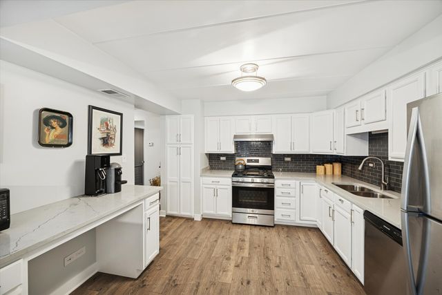 10364 Parkside Avenue C1, Oak Lawn, IL 60453