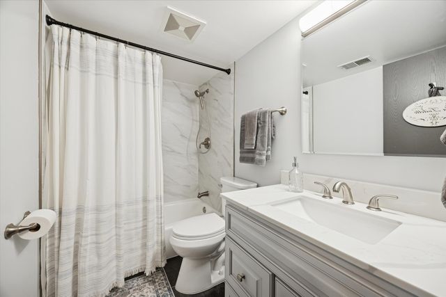 10364 Parkside Avenue C1, Oak Lawn, IL 60453